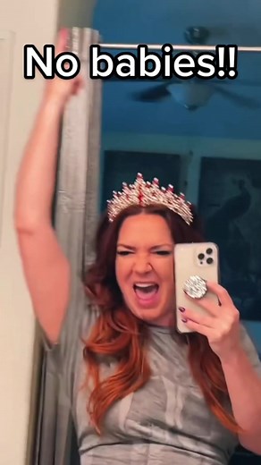 The bright side of the period #mirrorparody #sarahhesterross #nobabies