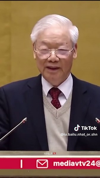 nụ cười của Bác Trọng ấm áp quá🖤 Nguồn: @focusnpt32 #tongbithunguyenphutrong🇻🇳