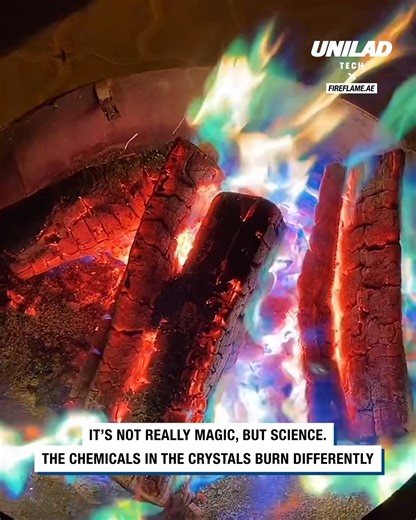 This colour changing fire is so cool! 🔥 | UNILAD Tech