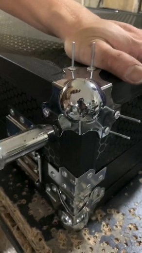 how we fixed the circular cladding angle #flightcases #factorycustom #tiktok #typ##djflightcase #hardwearcases #subwoofercases #stagelightcases #amplifiercases