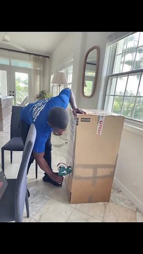 Did you know? We offer reusable moving boxes to help reduce waste. ♻️📦 #ReusableBoxes #ReduceWaste #EcoConscious" #moversincayman #caymansmallbusiness #marathonmovers #movingsupplies | Marathon Movers-