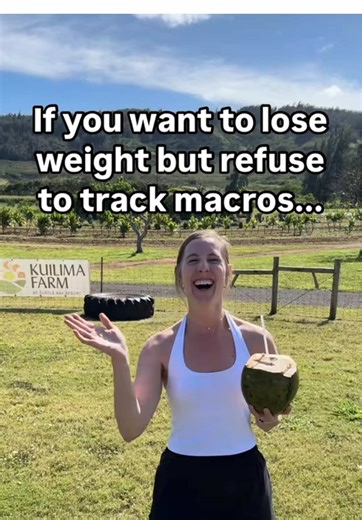 We count macros here, not calories, and here's why!👇 Counting calories isn't sustainable. ❌ Yes, you might lose some weight, but these short-term restrictive fixes will only lead to longer-term problems and leave you at a plateau. 🤷🏼‍♀️What does tracking calories mean for your metabolism? → Calorie trackers tend to be in an extreme low cal deficit: 1500 cals, 1200 cals, less than 1000 cals - depending on the person! → AKA you have lowered your metabolism due to restriction → No matter how low