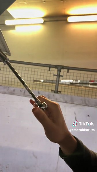 Golf R / Automatic Boot 👌😯 Our 𝘼𝙪𝙩𝙤𝙢𝙖𝙩𝙞𝙘 𝘽𝙤𝙤𝙩 𝙎𝙩𝙧𝙪𝙩𝙨 are designed to help you open your boot with ease, when your hands are full or if you’re just lazy 😉 They take less than 10 𝙢𝙞𝙣𝙪𝙩𝙚𝙨 𝙩𝙤 𝙞𝙣𝙨𝙩𝙖𝙡𝙡 with no 𝙢𝙚𝙘𝙝𝙖𝙣𝙞𝙘𝙖𝙡 𝙨𝙠𝙞𝙡𝙡𝙨 required & no messing around with 𝙘𝙤𝙙𝙞𝙣𝙜 🔧 Want to know more? Our struts come with 12 months 𝙬𝙖𝙧𝙧𝙖𝙣𝙩𝙮 and are dispatched the 𝙨𝙖𝙢𝙚 𝙬𝙤𝙧𝙠𝙞𝙣𝙜 day ✌️ Still skeptical? Drop us a message or comment below ⬇