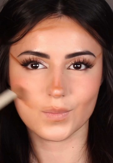 Master Contour Makeup Techniques with Pilar Vazquez