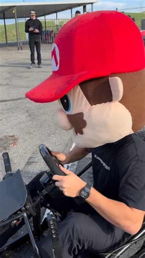$30k donut machine Stark Varg powered Mario kart with @karteros.ca @e_r_la_ @stark__future | Sur Ronster