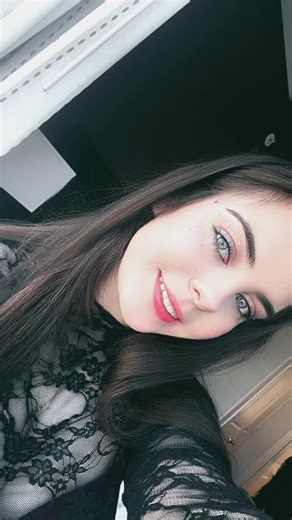 @Artemas #austintexas traveled 8 hours for an artemas show and was totally worth it! Photography pics comimg soon ! #greenscreen