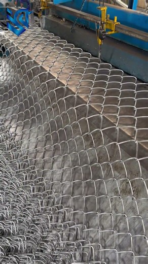 Chain link mesh, cyclone wire, Malla simple torsion #chainlinkmesh #cyclonewire #mallasolimpicas