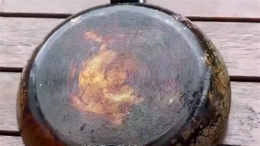 3-ingredient foolproof way to clean greasy pans - and nothing costs more than $5