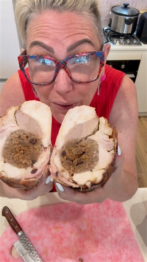 omg you guys… ALDI has dropped a brand new fresh Turducken for Christmas 2025 and I am officially obsessed 🎄✨ this beauty is the Specially Selected Turducken Roast with Bacon Lattice – turkey tenderloin, duck breast, chicken, plus a Christmas-pudding-inspired stuffing all wrapped up in a bacon lattice. it’s like festive magic in meat form. you’ve probably seen the frozen Turduckens in the freezer aisle, but did you know ALDI brings in a heap of amazing fresh meat and seafood right before Christ