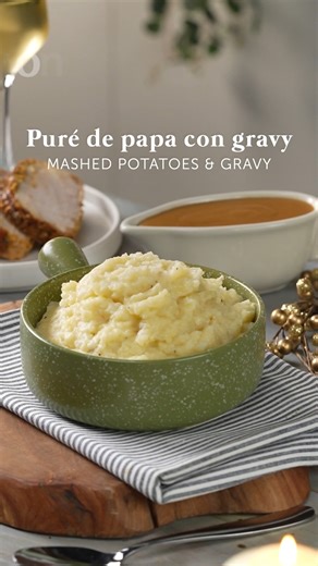 142K views · 1.1K reactions | Acompaña tu cena de fin de año con un puré de papa cremoso y gravy casero, el complemento perfecto para celebrar. 凜✨ Receta: https://www.kiwilimon.com/receta/guarniciones/papas/pure-de-papa-con-gravy #kiwilimón #PureDePapa #recetasfaciles #recetascaseras #Recetas | kiwilimón | Facebook