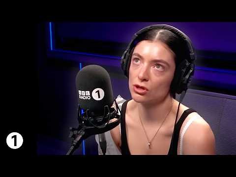 "I never thought I'd make music again" - ‪@Lorde‬ on losing and rediscovering herself