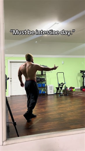 For those thinking the slingshot is cheating, read ⬇️ The bench press Slingshot is an assistive tool that stores elastic energy at the bottom of the lift to help drive the bar off the chest. It allows lifters to overload heavier weights, build lockout strength, reinforce proper bar path, and reduce stress on the shoulders and elbows. When used correctly, it’s a joint-friendly way to handle heavier loads and improve confidence under big weight without replacing raw bench work.