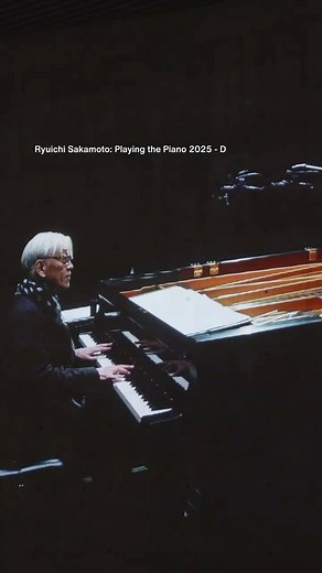 VS.｜osaka.umeda on Instagram: "—— *See below for the English version. \坂本龍一、大阪で初の大規模企画展 開催中！/ sakamotocommon OSAKA 1970/2025/大阪/坂本龍一 1970/2025/OSAKA/RYUICHI SAKAMOTO 2025.8.30(Sat) – 2025.9.27(Sat) Venue: VS. (at GRAND GREEN OSAKA) —— 1970年、18歳の坂本龍一は、「人類の進歩と調和」をテーマに掲げた大阪万博で、多彩な音楽やアートに触れました。 これらの体験は、後の坂本の創作活動に深い影響を与えることになります。 2025年、再び大阪で万博が開催されるこの年に、若き日の坂本が受けた刺激を、「sakamotocommon」を通じて次世代のクリエイターたちへ届けられないだろうか。 その思いを込め、大阪・梅田に新しく誕生した空間「VS.（ヴイエス）」から発信します。 本プロジェクトでは、1970年の大阪万博のために制作されたバシェの音響彫刻を展示するほか、東京