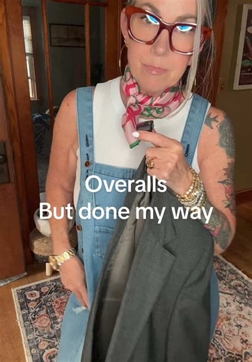 How to Style Overalls with Vintage Flair