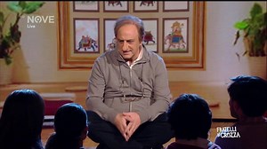 24K views · 420 reactions | Maurizio Crozza è un guru dello yoga in #FratelliDiCrozza | Fratelli di Crozza | Facebook