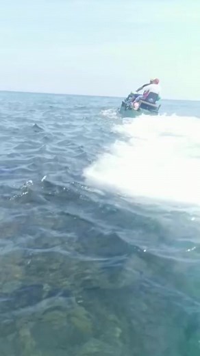 31K views · 199 reactions | Cubanos fabricaron un Jet Ski para escaparse de Cuba, desafortunadamente poco después de este vídeo se hundió y el intento de salida ilegal fracasó…. La historia continuará en el siguiente post #cubaunica #cubanosporelmundo #balseroscubanos #enjoycuba #cibateeapera #socialismo #comunismo #cuba | Cubanos por el Mundo | Facebook