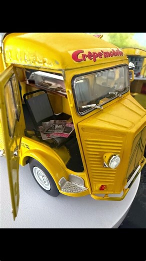 Citroen Crepe Mobile - Model Car Kit by EBBRO
