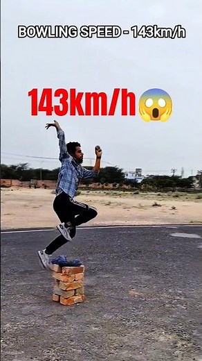 How to do FAST BOWLING (left hand)😱 bowling speed 143km/h #cricket #bowling #trendingshorts