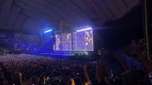 山口賢人 / KENT YAMAGUCHI | oasis 最高だった。会場の一体感が、過去観たライブで1番だったかもしれん。東京ドーム2daysがチケット戦争になるほどの人気に裏付けされた、観客の期待度が渦巻く歓声は、何にも変え難いエネルギーとして爆発してた。貴重な体験が出来ました。本当に行けて良かった。 #oasis | Instagram