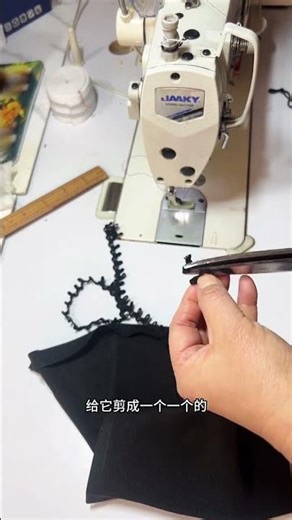 How do I sew a down jacket with a fully covered collar that is dirt-resistant#A