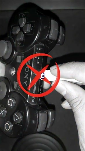 DON'T BE FOOLED! 🚫🎮 Original vs. Pirate: The secret of the PS3 controller!