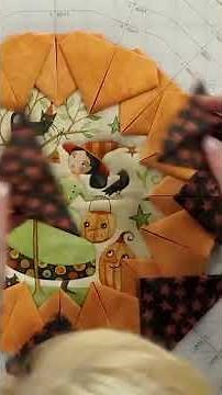 Make a Point of View Folded Star Table Topper with Jen in this mini tutorial! #sewing #diy