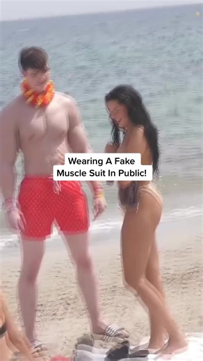 Muscle Suit Prank In Public | Part 2 #gym #gymtok #bodybuilding #fitness #musclesuit #musclesuit #bodybuilderprank #bodybuildingprank #fakemuscles #joefazer #workout #gymhumour I wore a fake bodybuilding muscle suit in public to see peoples reactions!