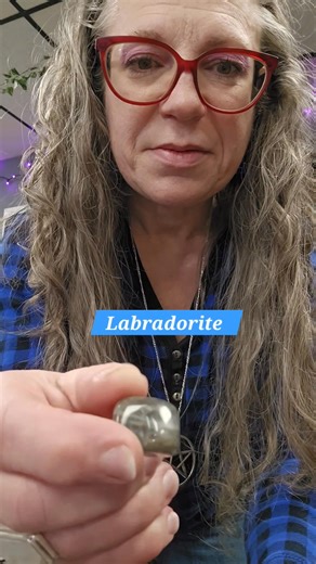 Transmutation is the sacred art of turning one state into another — heaviness into wisdom, grief into depth, shadow into power. The most potent stones for this work carry energies of alchemy, purification, and deep transformation. Here are crystals especially aligned with transmutation: 🐍 Malachite The stone of deep transformation. It draws out stored emotional energy and assists in releasing old patterns. Excellent for shadow work and breaking cycles. 🐉 Serpentine Associated with kundalini an