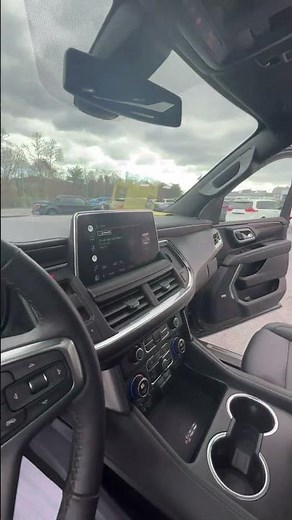 2022 Chevrolet Suburban Z71 AWD Walkthrough