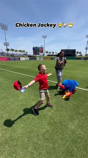 CHICKEN JOCKEY CHICKEN JOCKEY 🐔🐔🐔 | Clearwater Threshers Baseball