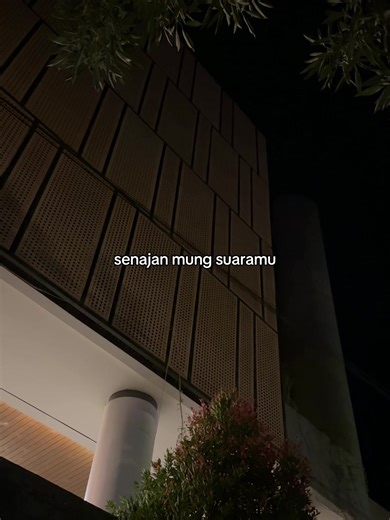 Senajan mung suaramu ngademke ati #liriklagu #sadvibes #musik #story #pusatcodngawi