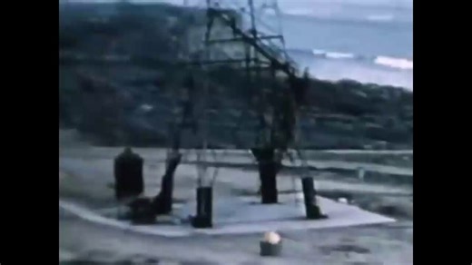 Vidéo du soir1959 : Essais menés dans le cadre du projet Orion (USA). Si ces essais sont réalisés avec des charges explosives chimiques, le principe du projet Orion consiste à propulser un véhicule spatial par une succession d’explosions nucléaires afin de générer la poussée.
