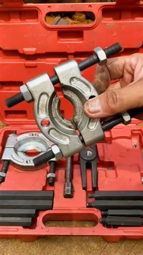 Garage Hacks That Save Time 🚙 #MechanicTools #DIYRepair