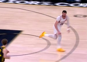 You’re too small… no, you’re too small… 🥶💀 Green and Nurk repeatedly told each other that they’re in fact ‘too small’. 😭 | Open Court