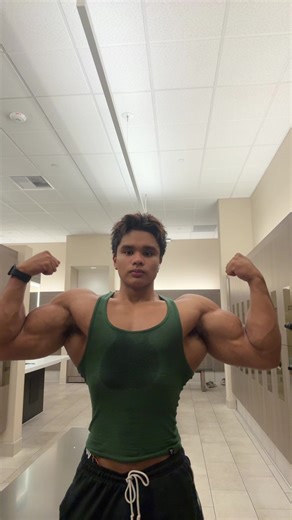 favorite tank Workout split in bio 😛😸 | workout