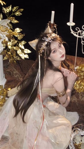 Aky on Instagram: "🐱 #transition #pov #逆水寒 #aesthetic #ootd #fashion #makeup"