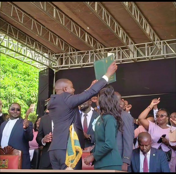 Images of Governor Isaac Mutuma Ethingia swearing in ceremony today in Meru County. #InformationDriven Follow us on Facebook Point Center X @point_center254 IG @point_center254