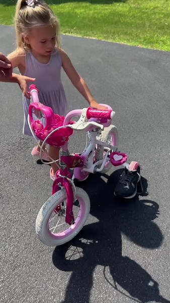 Step-by-Step Guide to Teaching Your Child How to Ride a Bike!