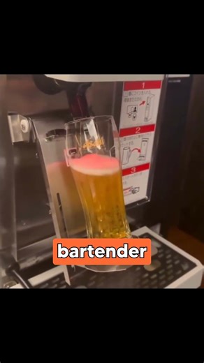 Japan's beer machine vs a real bartender #japan #gadgets #test