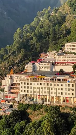 Saksham Jain on Instagram: "Shri Mata Vaishno Devi Ji Yatra ✨ #katra #vaishnodevi #jammu #jammuandkashmir #jammutourism #jammudiaries #matarani #jaimatadi #jaimatadi❤ #vaishno_devi #vaishnomata #travel #travelgram #instagram #instagramtravel #instadaily #instagood"