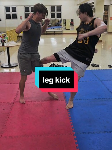 🔥 . . . #ปีเตอร์เดนแมน #legkicks #knockout #ko #PeterDenman #muaythai #มวยไทย #Kickboxing #mma #ufc