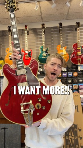 🚨 Collectible Guitar Alert 🚨WOW - incredibly rare 2022 Gibson Custom Noel Gallagher 1960 ES-355!