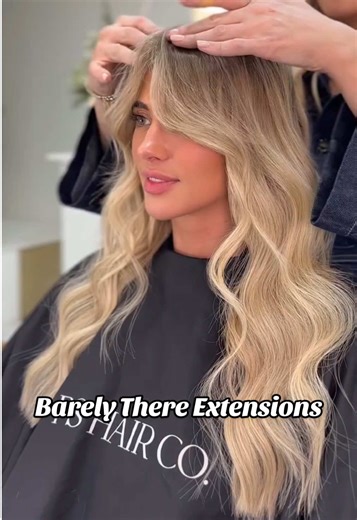 ‘Barely There’ extensions. Super Stylist Poppy creates the ultimate discreet extension fit using custom-made Flat Tip extensions. Crafted with a Keratin Bond and applied without a Ring or Lock, our Flat Tips sit seamlessly in the hair for a truly ‘barely there’ finish. Using colours T5/55, T5-9/613, T7-55/60 & T5/20, Poppy achieved a flawless, seamless blend with Jessy’s natural hair. The result? Undetectable, lightweight extensions worthy of a Love Island bombshell. @PS HAIR EXTENSIONS #remicac