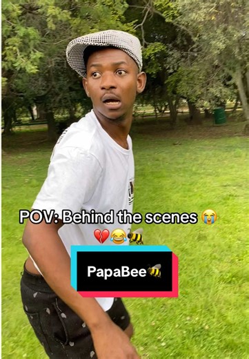 Why is she laughing 😭💔😂🐝Behind the scenes @Precious.❤🇿🇼 @Sharking Dibless #comedia #papabee #prank #treanding #funny