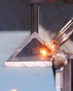 DIY Bender for Metal Sheets | Science, Tech and Universe