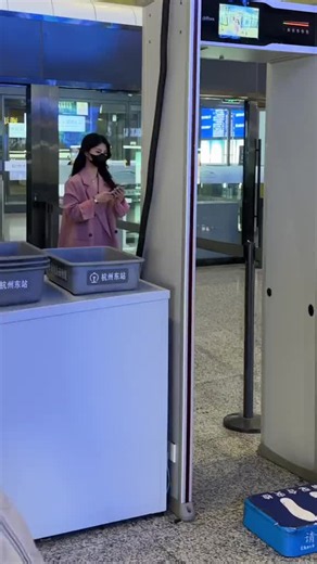한국어 인사말로 시작하는 짧은 인사 영상