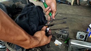 294K views · 5.8K reactions | 3 menit udah bisa bongkar blok piston sendiri motor matic yamaha mio m3 fino soul gt xride caranya sama #bengkelmotor #otomotip #tutorial | Belajar Mekanik Dari NOL | Facebook