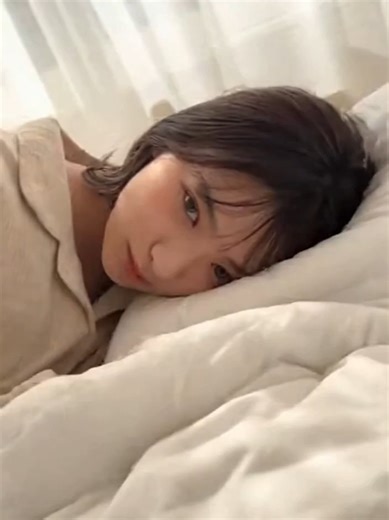 「美しさは、動きと声で完成する。」 「Sora2が描く、感情を持つ映像の新時代。」 💫 「“誰か”じゃない。“彼女”がそこにいると感じた。」 #癒し動画#sora2#AI美女#おはよう