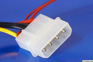 4ピンの周辺電源コネクタのピン配列 - の仕方 2026