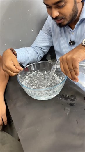 99% log is experiment ko magic samajhte hai, ye ball 5 second me gayab Ho jayegi, magic nahi science